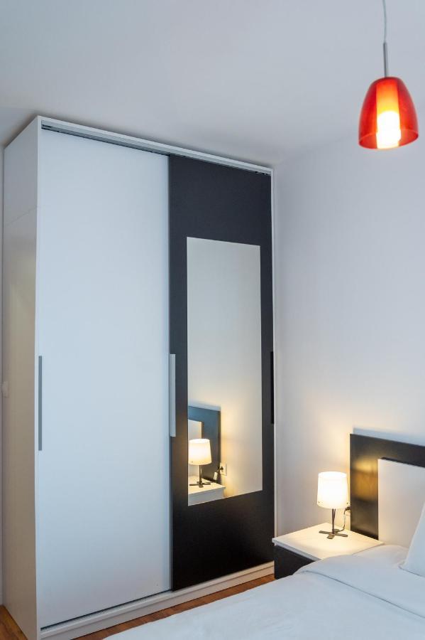 Sunny 1Bdr Apartment Near Center София Екстериор снимка