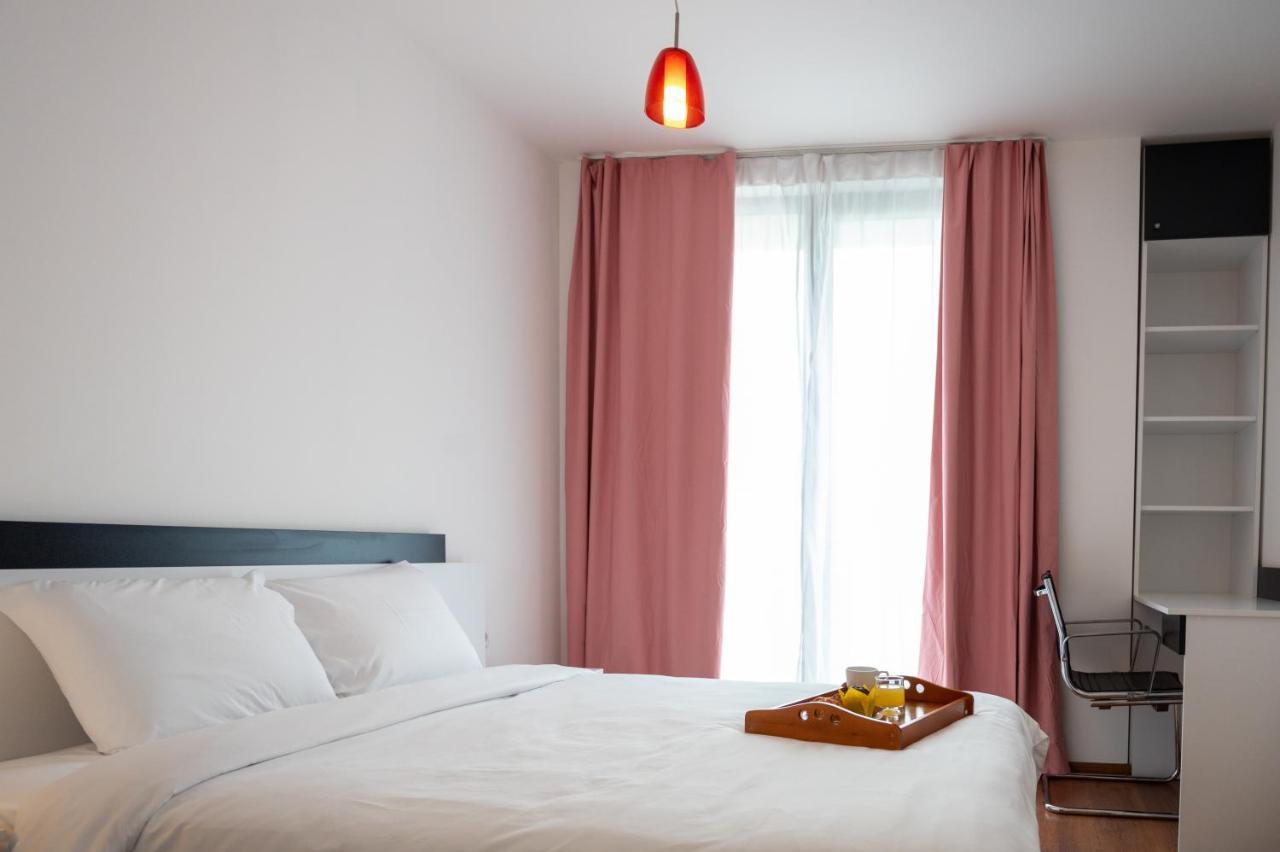 Sunny 1Bdr Apartment Near Center София Екстериор снимка