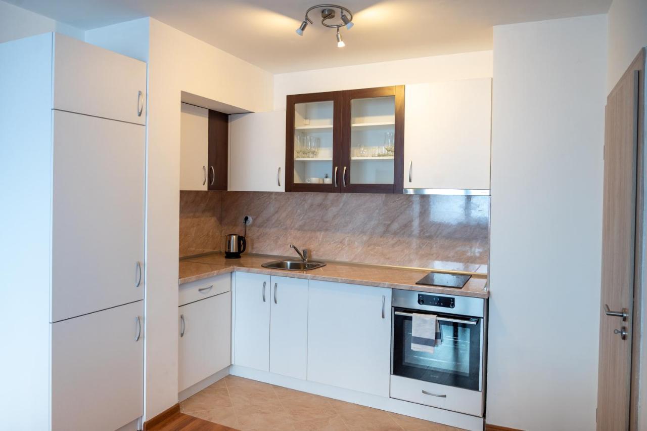 Sunny 1Bdr Apartment Near Center София Екстериор снимка