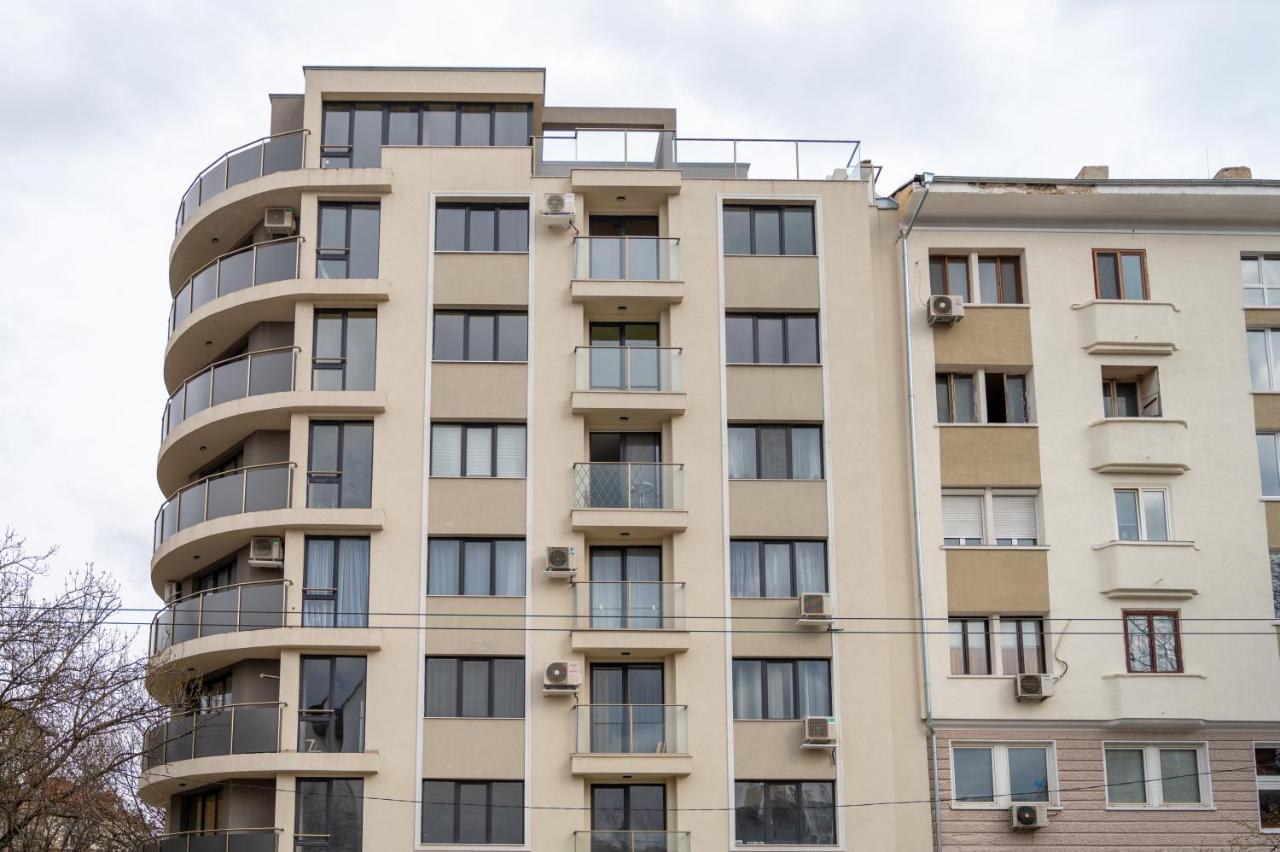 Sunny 1Bdr Apartment Near Center София Екстериор снимка
