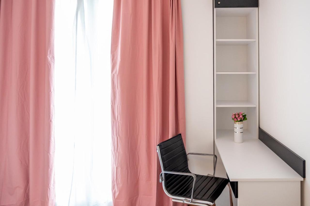 Sunny 1Bdr Apartment Near Center София Екстериор снимка