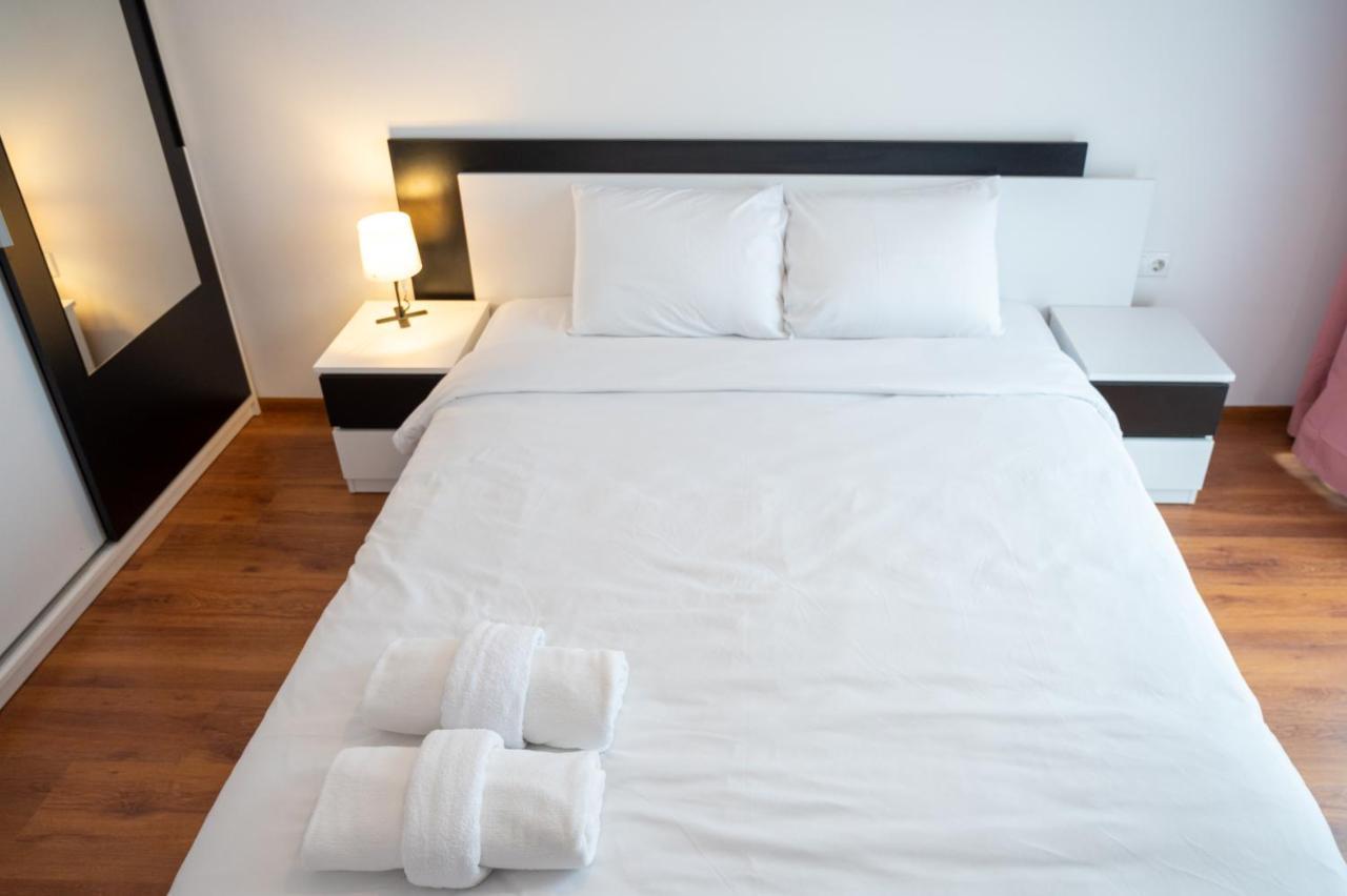 Sunny 1Bdr Apartment Near Center София Екстериор снимка