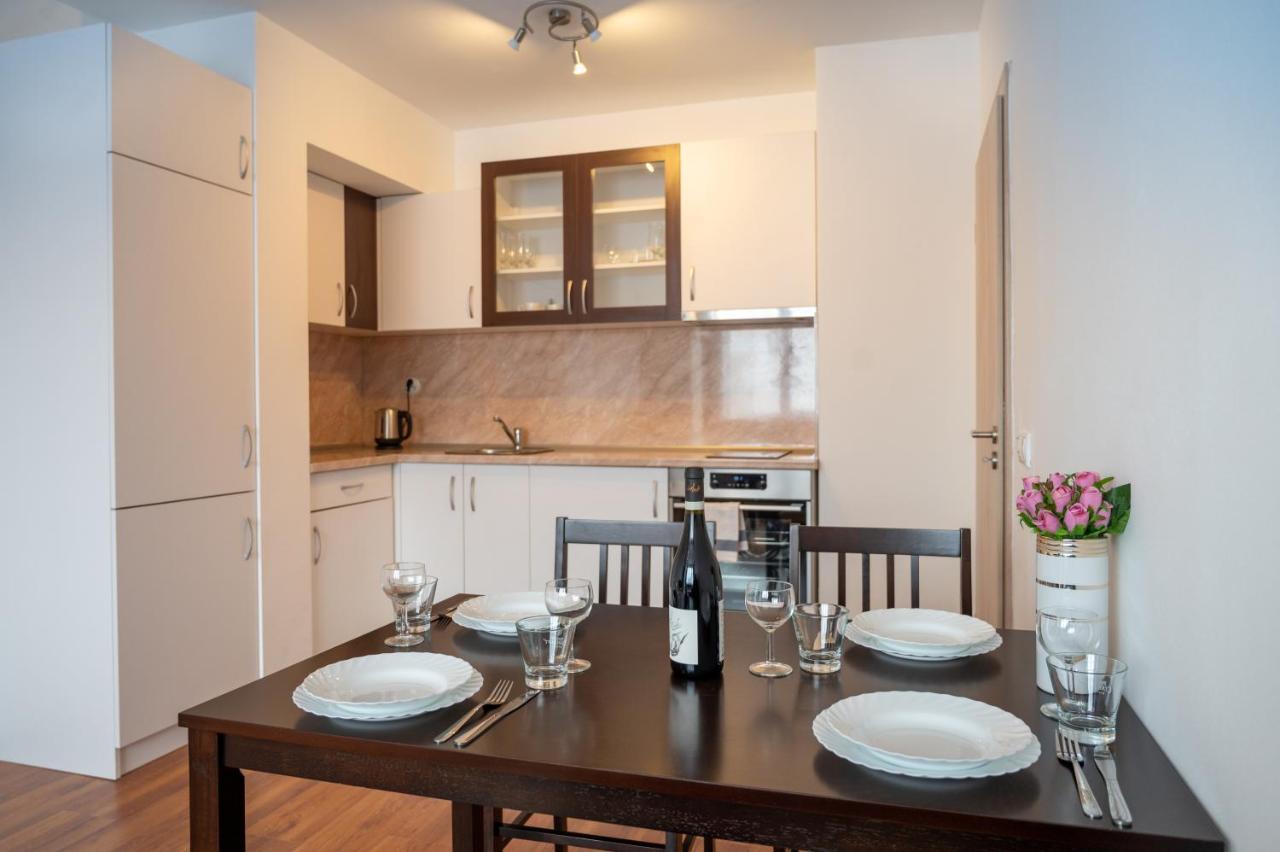 Sunny 1Bdr Apartment Near Center София Екстериор снимка